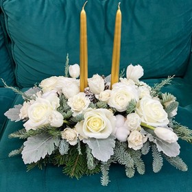 White centerpiece