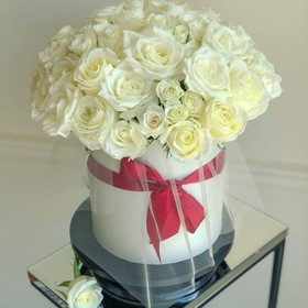 White rose flower box